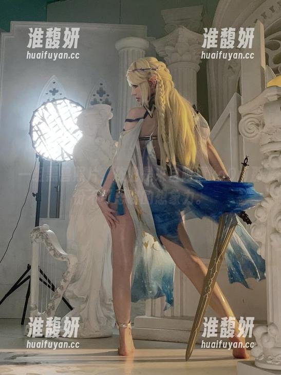 阿薰kaOri 一组黑兽照片,依旧是来自阿薰kaOri那份不可思议的想象力。