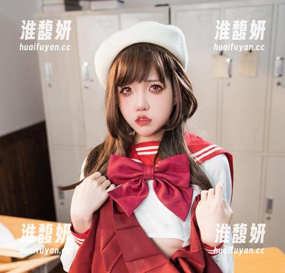 阿薰kaOri 黑白的阿薰kaOri,不得不说,这分享让我有种错位的美感,有点邪魅又有点忧伤。