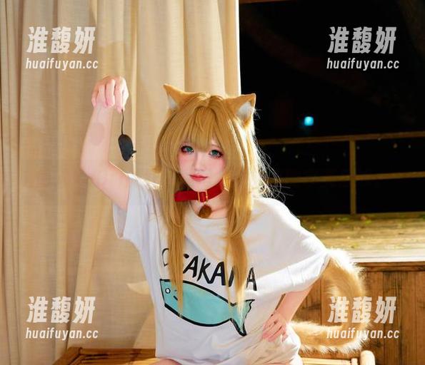阿薰kaOri的红裙私房，挑战你的审美底线。