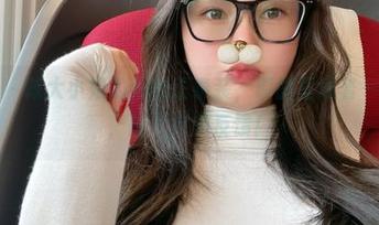微密圈 - 陈大小姐的黑丝正泰装，原图里透着一丝撩人，图片完美反馈！