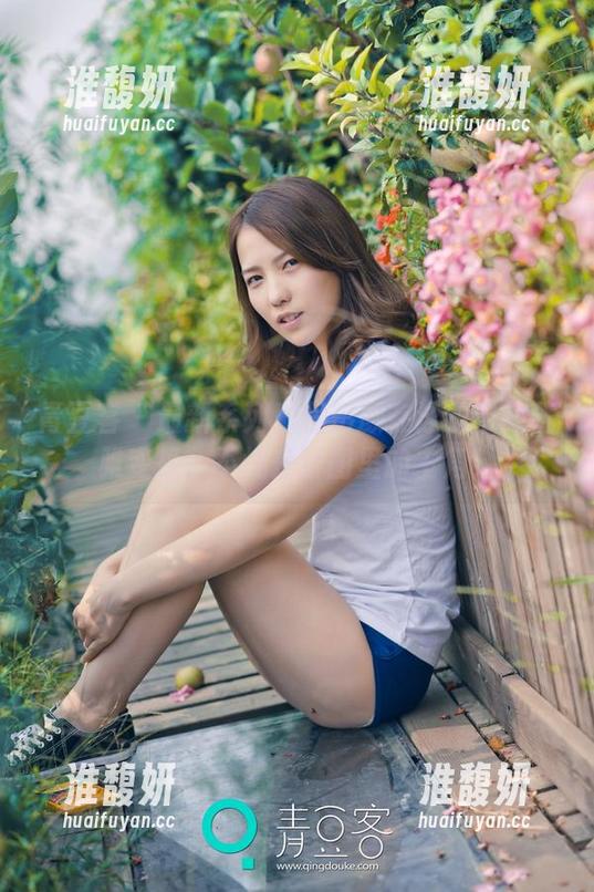 青豆客-程彤颜 青豆客 - 最新系列!程彤颜在泳衣中的优雅变换,不愧是套图里的主角!