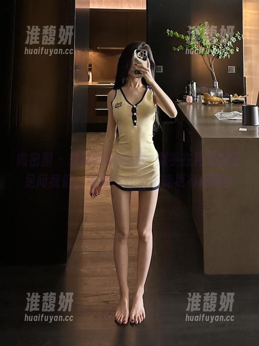 黎允熙 微密圈 - 最新的黎允熙,似乎在用美腿玉足问我们,生活为什么不能更有趣呢?